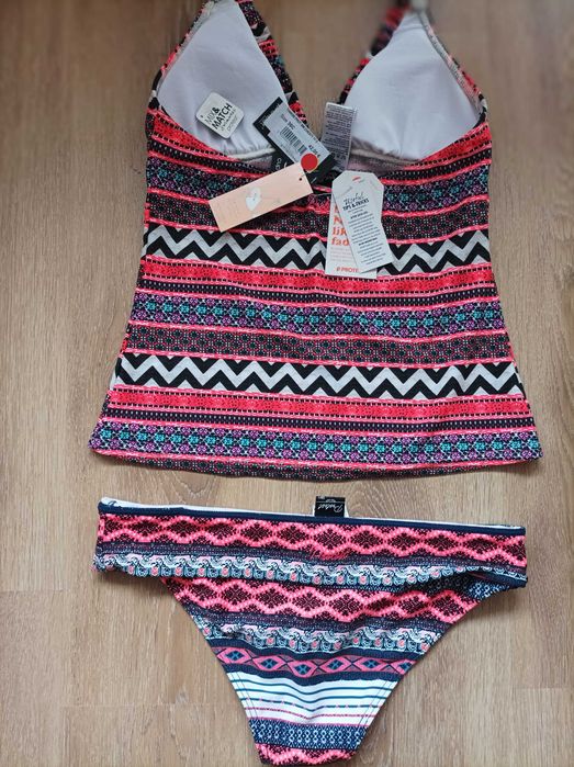 Ново танкини от две части