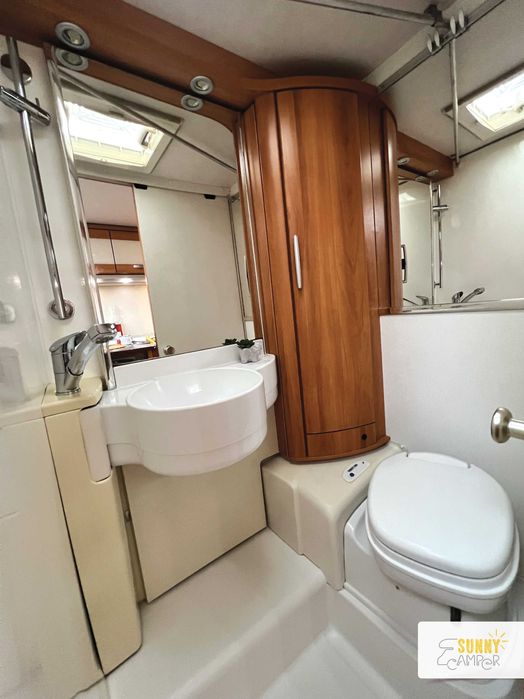 Кемпер под наем - Hymer Exsis i-522