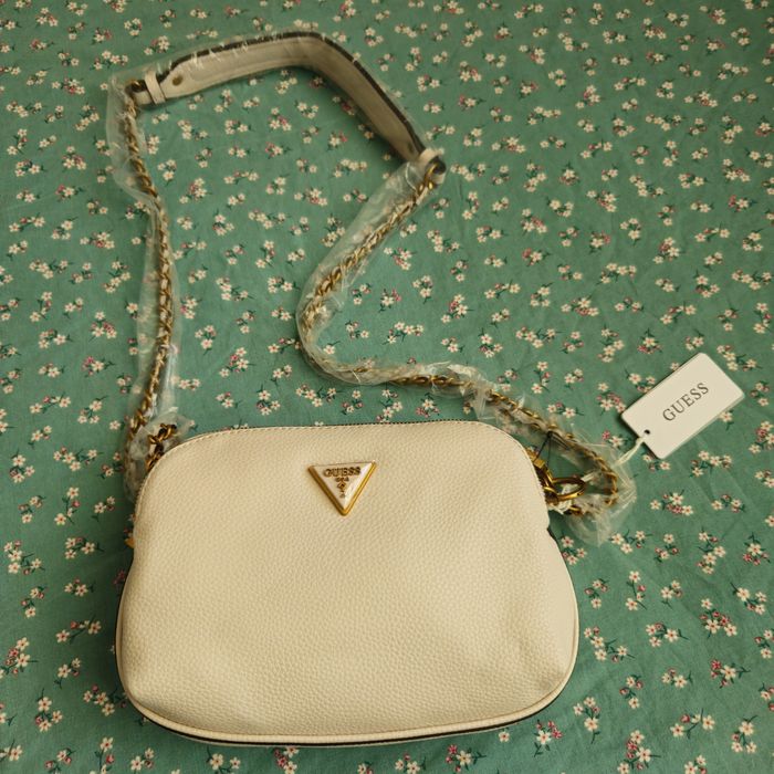 Дамска чанта Guess