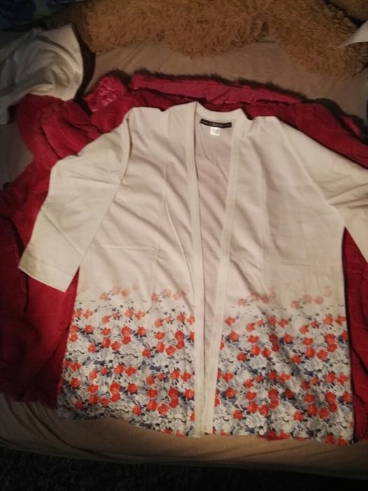 Нов Комплект памучни топ и жилетка дамски на цветя размер М, български