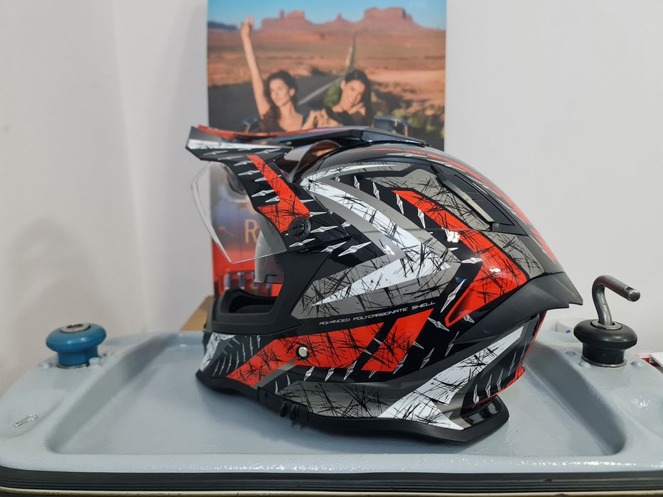 Vând cască enduro (atv, moto, trotinetã, bicicletã) mărimea M
