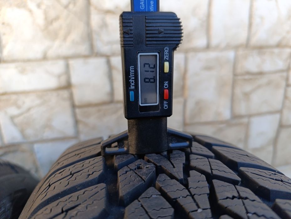 Зимни гуми Dunlop 185/65/15 8мм.