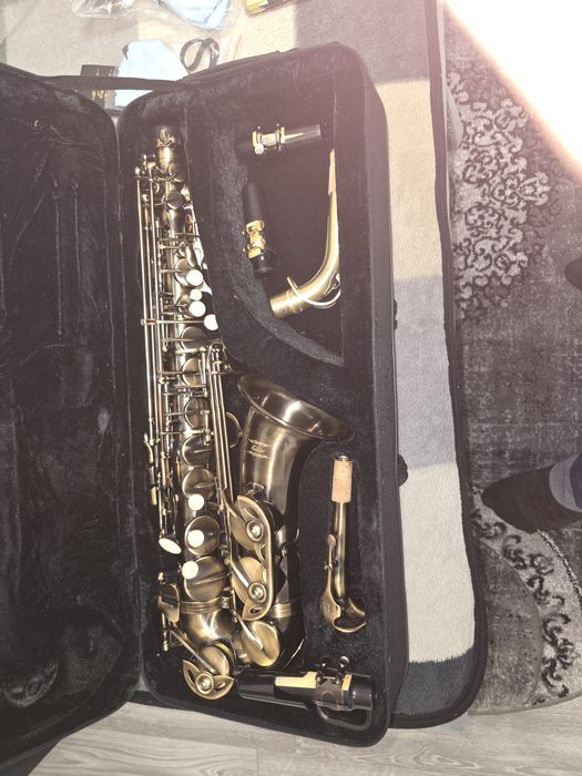 Saxofon alto EASTAR