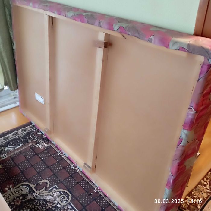 Продавам Приста с матрак и ракла