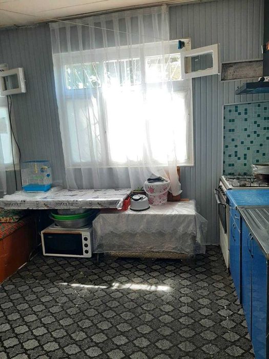 Shahar markazida uy sotiladi