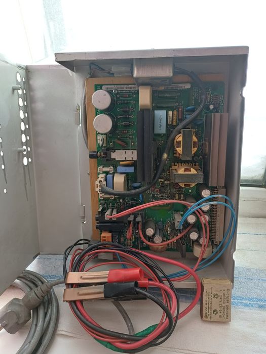 Продам зарядное устройство для АКБ автомобиля