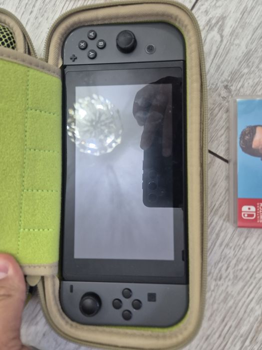 Продам nintenro switch