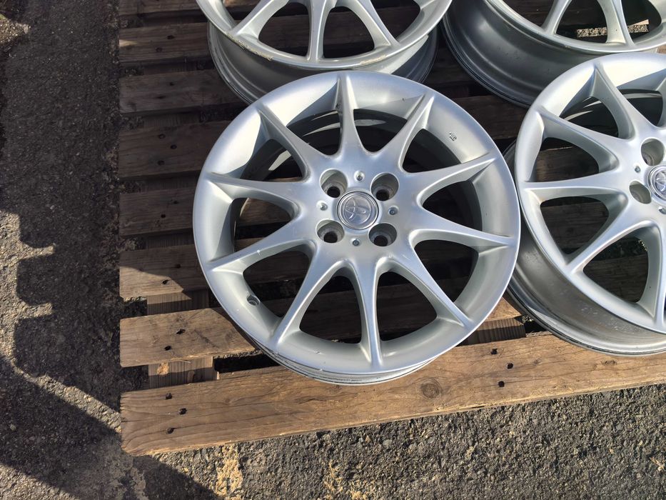 16 цола 4 х 100 мм ТОйота / Кия / Хюндай - 6 Инча / ЕТ 45