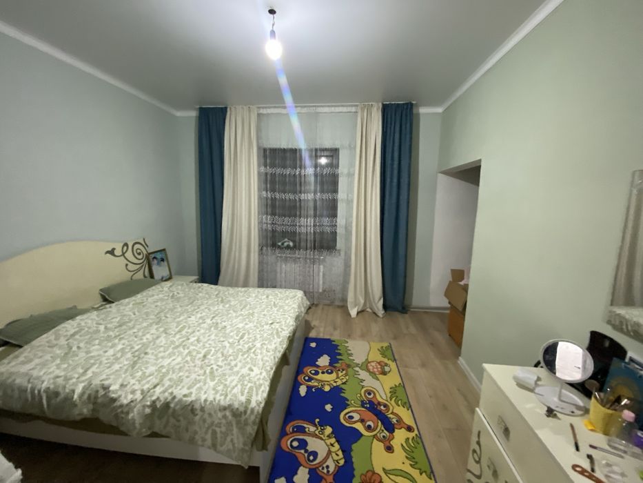 Уй сатылады. 200 кв метр