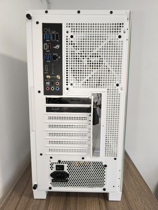 Vand PC calculator gaming impecabil +wifi si bluetooth