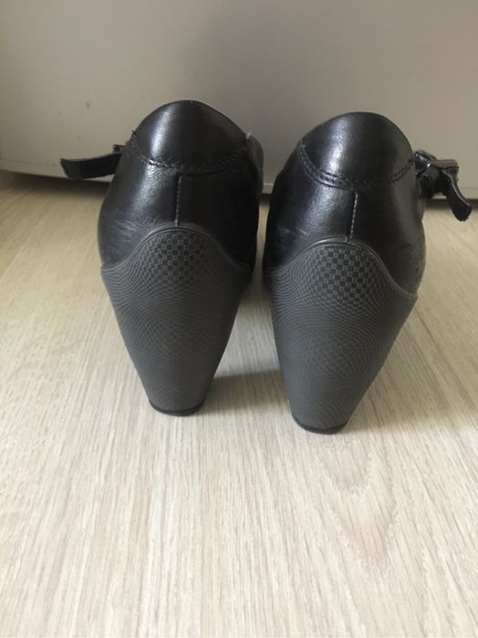 Туфли женские разные