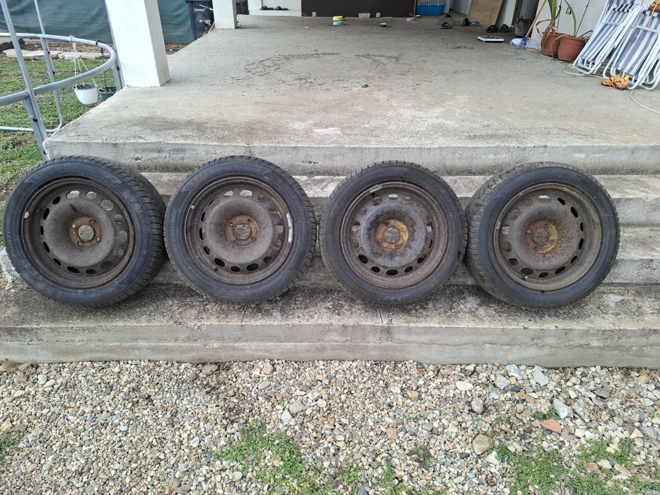 Jenți tabla cu anvelope iarna marca "Fortune" M+ S 205/55/16