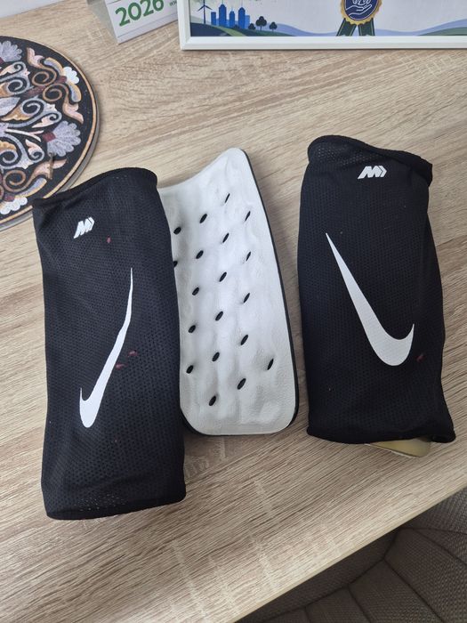 Aparatori fotbal Nike Mercurial Lite