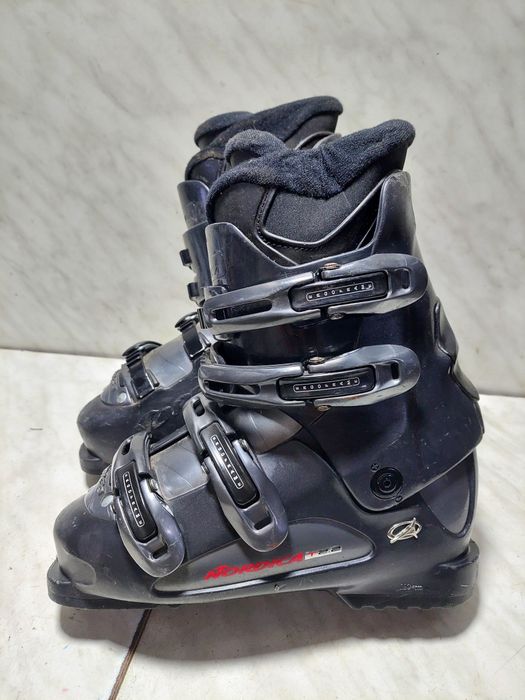 Clapari ski schi Nordica mondo 25-25,5 corespunde mărimii 38-39