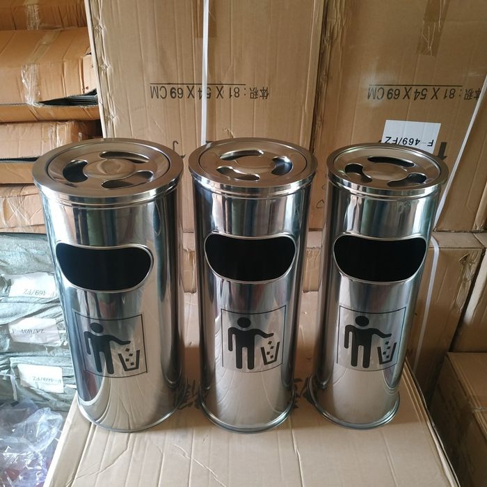 Сигарет урна, Урна с пепельницей нержавеющей стали