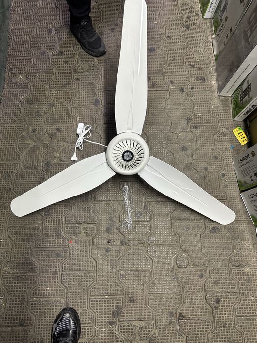 патолочний вентилятор 1400