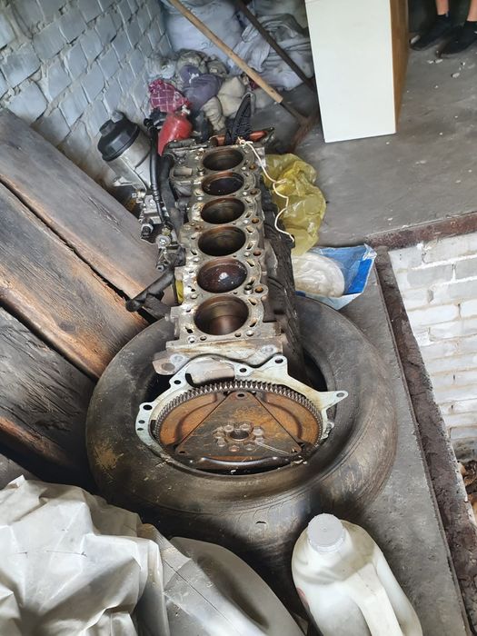 Продам двигатель от BMW  E38 V 2.8