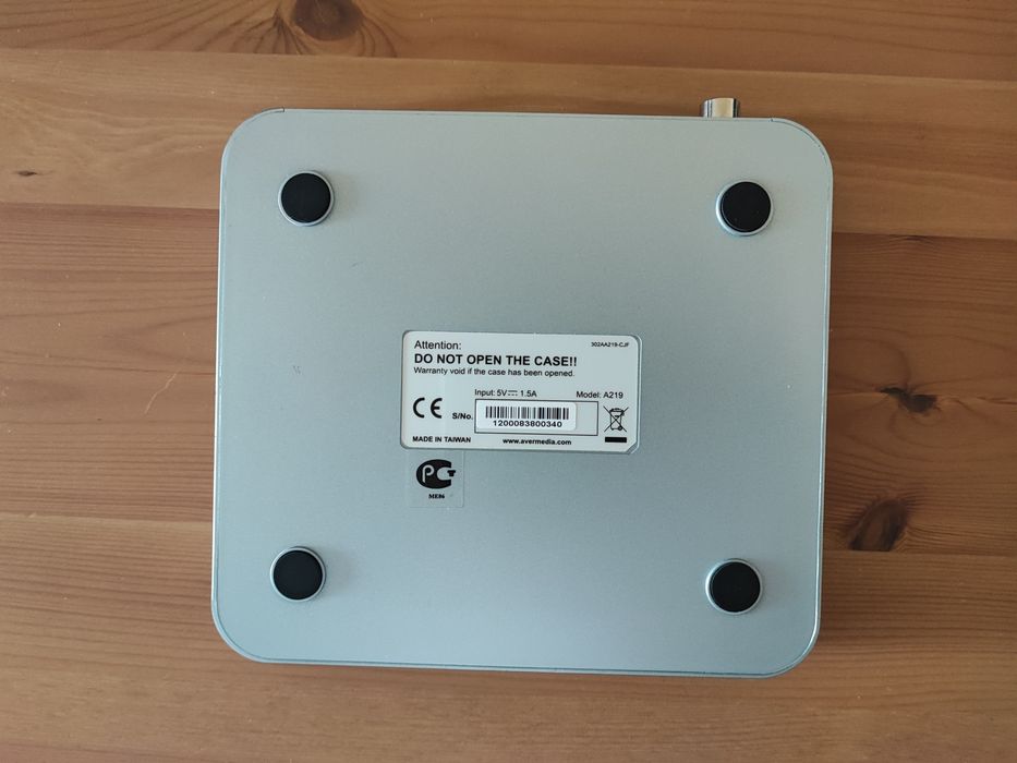 Продам TV-тюнер AVerMedia A219