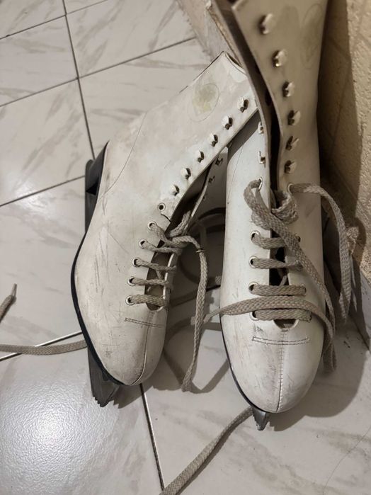 Кънки за лед номер 25