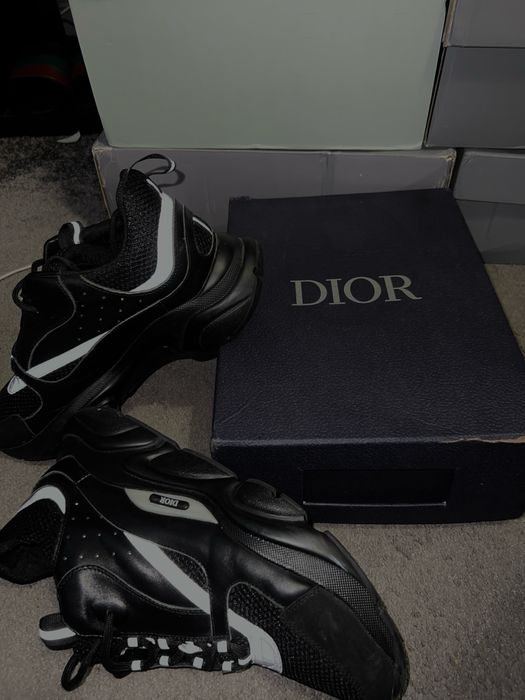 dior b22 purtati de 3 ori