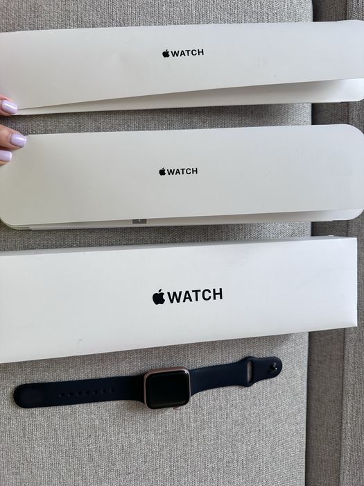 Смарт часовник Apple watch SE