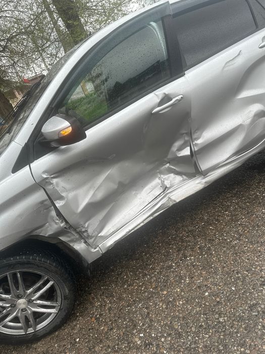 Продам Lada x-ray