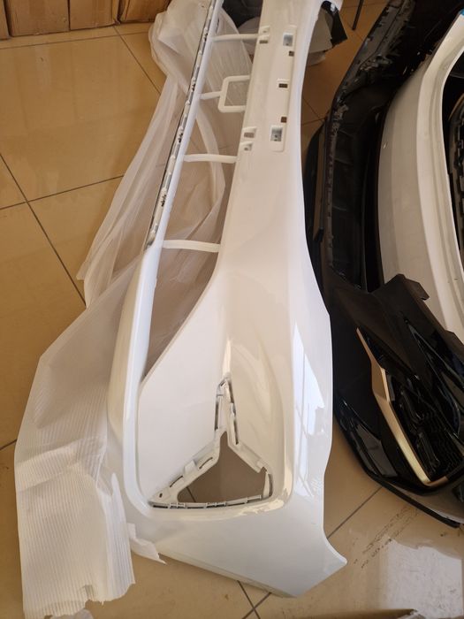 GEELY EMGRAND NEW бампер в цвет белый оригинал
