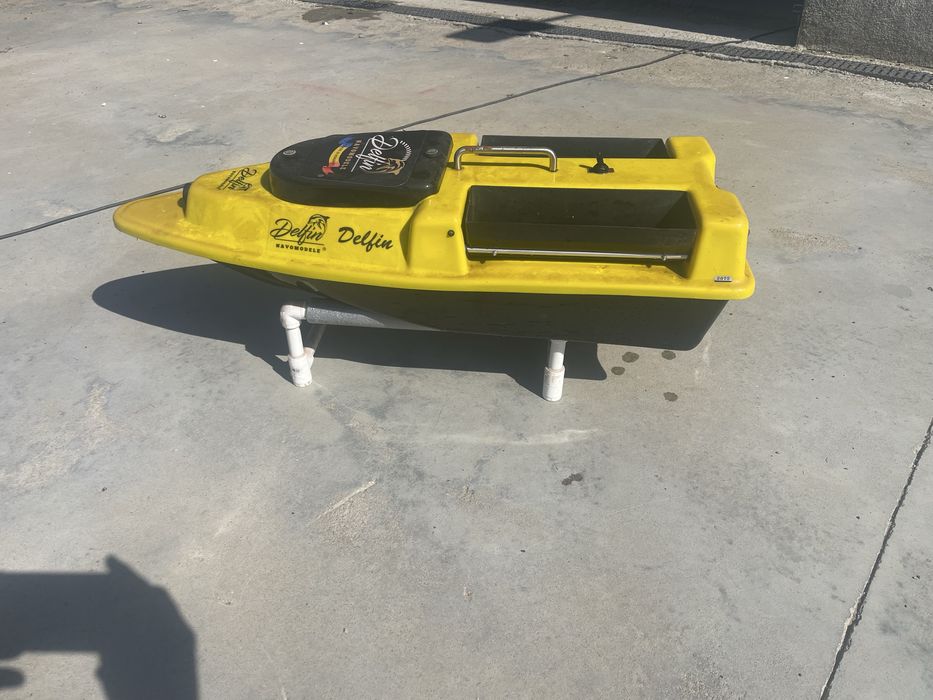 Navomodel delfin  / barca nadit