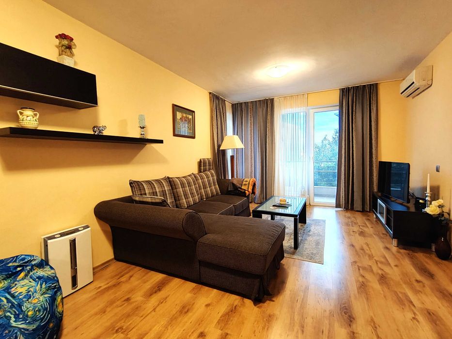 ТОП ЛОКАЦИЯ /Отличен Двустаен, Комплекс Мирни, басейн и паркомясто