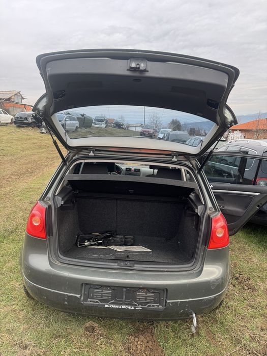 VW Golf 5 1.6FSI 115 на части