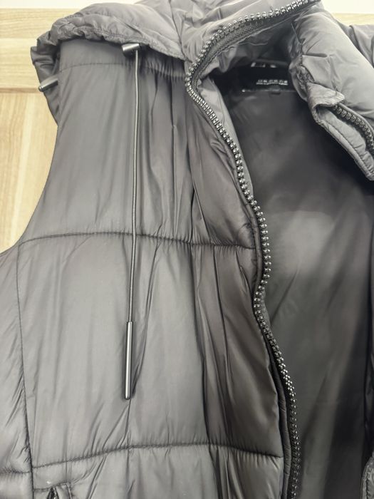 Дамски Черен елек Zara и яке с естествен пух