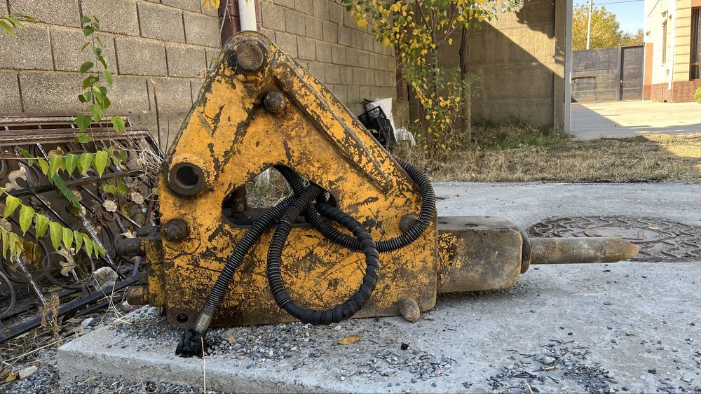 Гидромолот для экскаватор малютка бу