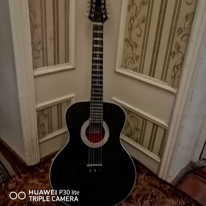 GITARA Prodayotsya