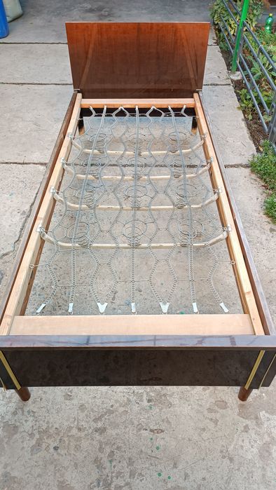 Кровать односпальная