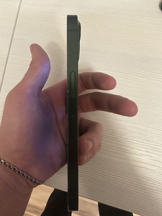 Срочно продам İphone 13