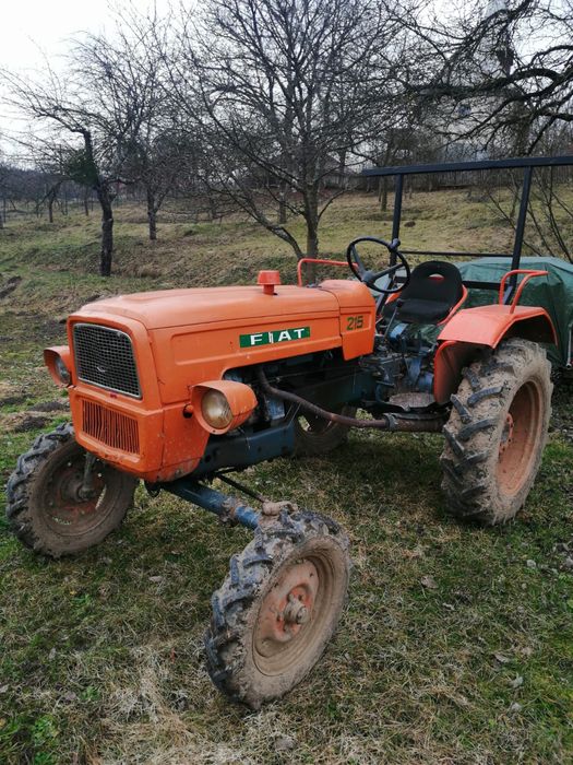 Tractor Fiat 215