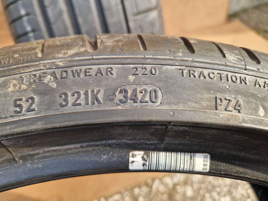 2 Pirelli R20 245/35 Летни гуми  DOT3420