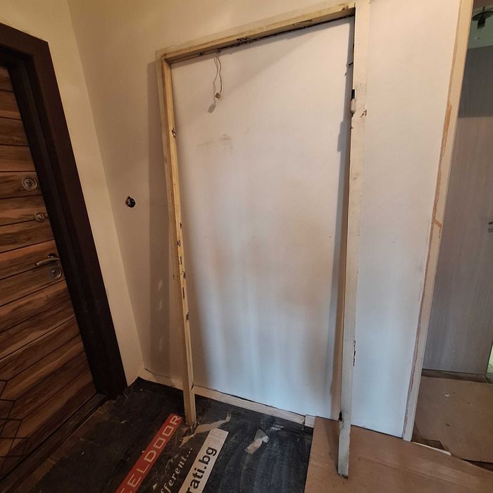 Входна метална врата