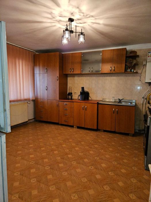 VILĂ ca-n povești situată într-o OAZĂ de VERDEAȚĂ