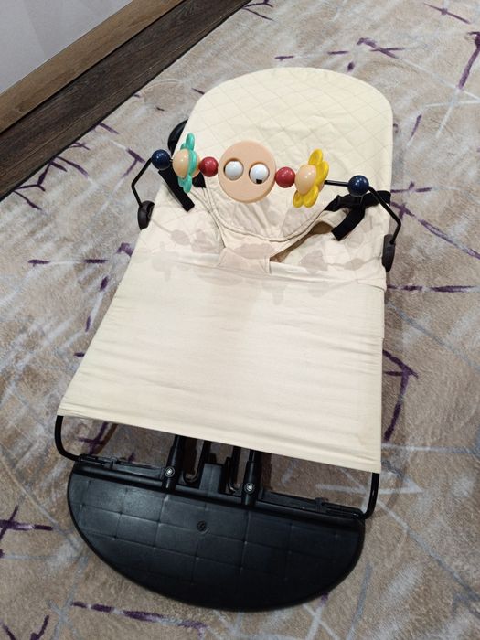 Продам шезлонг для новорожденных