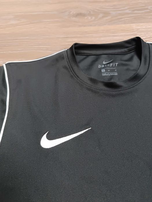 Спортна тениска Nike