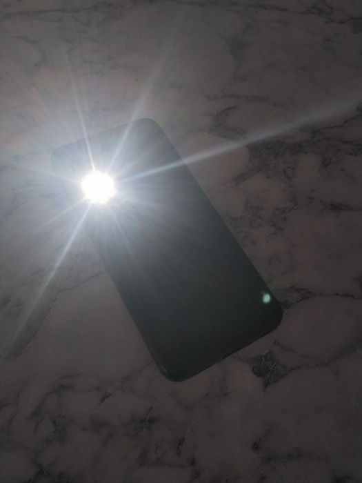 Продам oppo a38 в хорошем состоянии