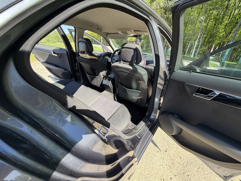 Vand Mercedes c 200