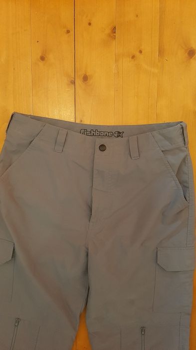 Vand pantaloni impermeabili de drumetii/oraș!