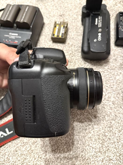 Canon EOS 5D Classic (2 body-uri) + Grip BG-E4 / 2 incarcatoare