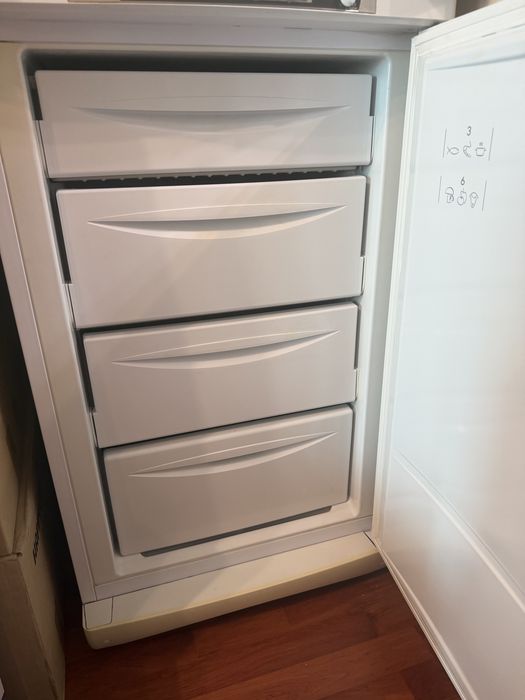 Морозильная камера Indesit