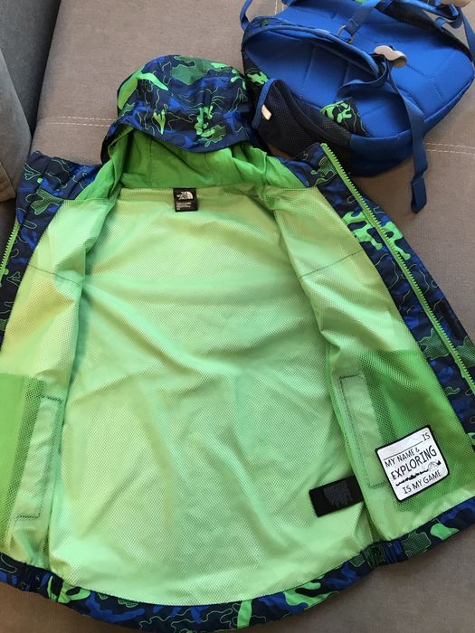 Дъждобран / ветровка “ The north face” + раница 6г. 116 - 122