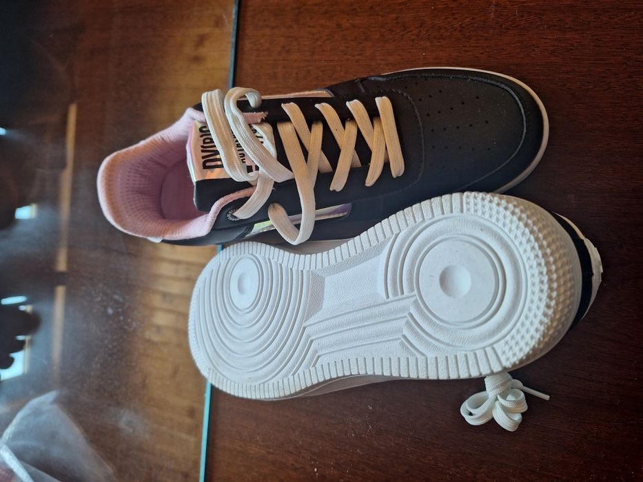Vand pantofi sport