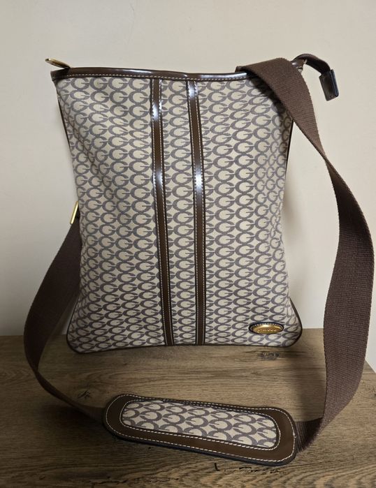 Guess оригинална чанта за през рамо