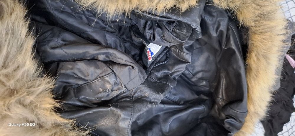 Продавам елегантно кожено яке